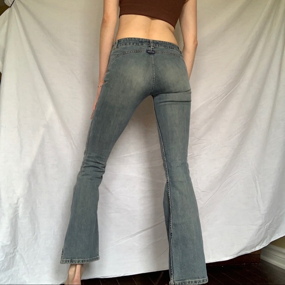 Early 2000’s Low Rise Fit and Flare Jeans - Picture 3 of 10
